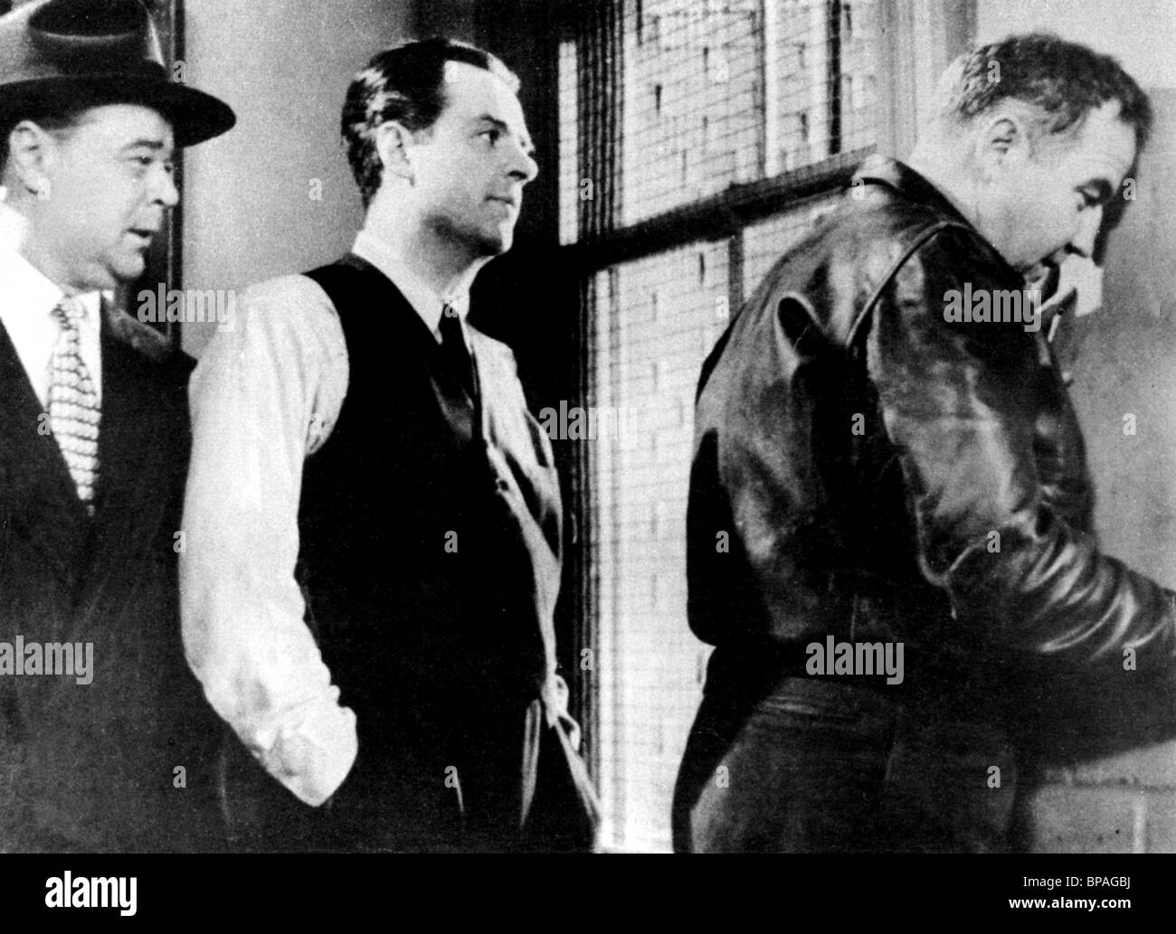 RICHARD KILEY, BRODERICK CRAWFORD, N'OUBLIEZ PAS QUE LE VISAGE, 1951 Banque D'Images