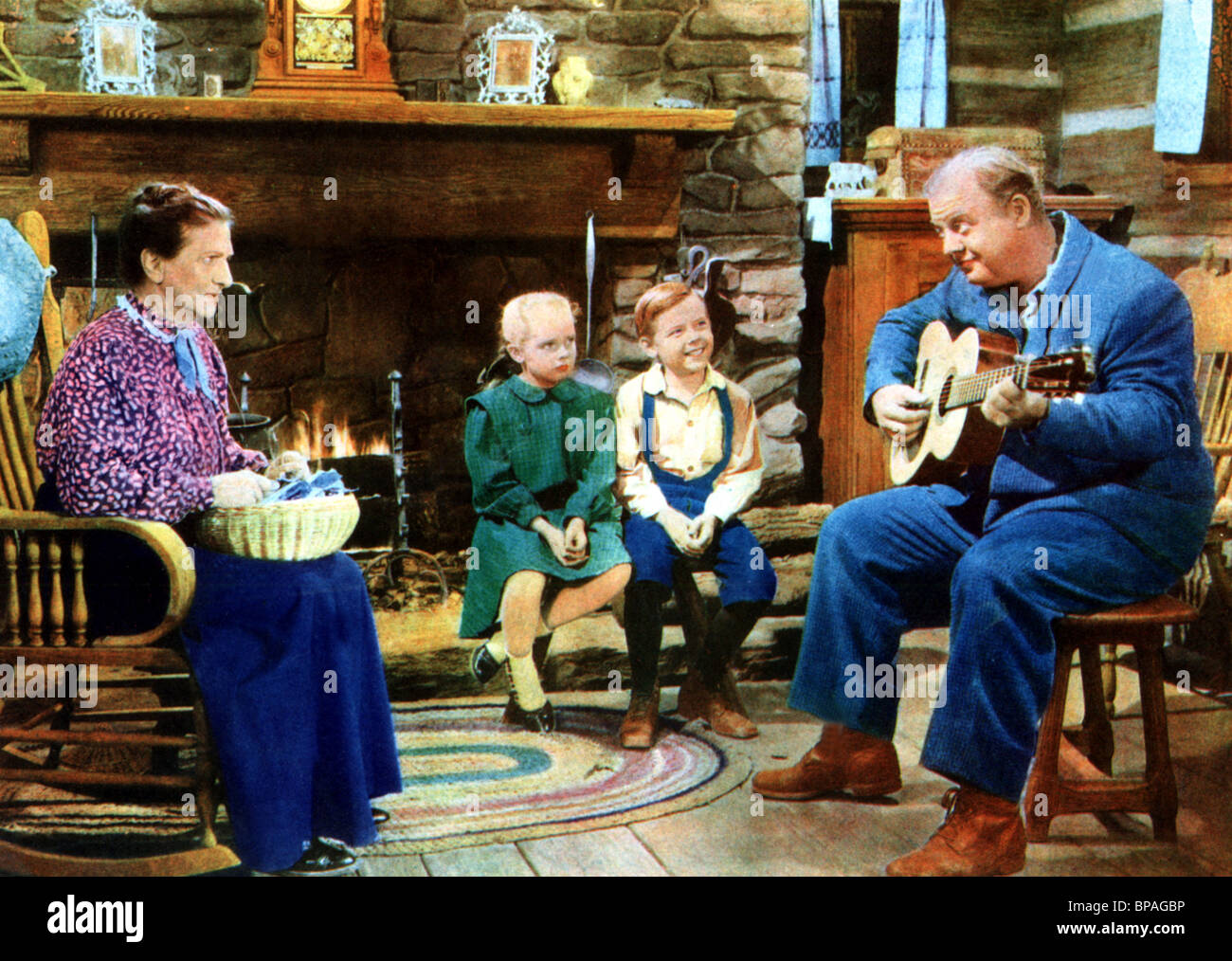 BEULAH BONDI, LUANA PATTEN et BOBBY DRISCOLL, Burl Ives, si chère à mon CŒUR, 1948 Banque D'Images