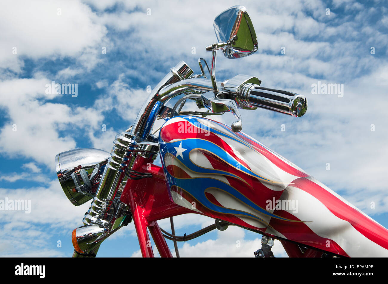 Moto Harley Davidson, avec des travaux de peinture personnalisée drapeau américain Banque D'Images