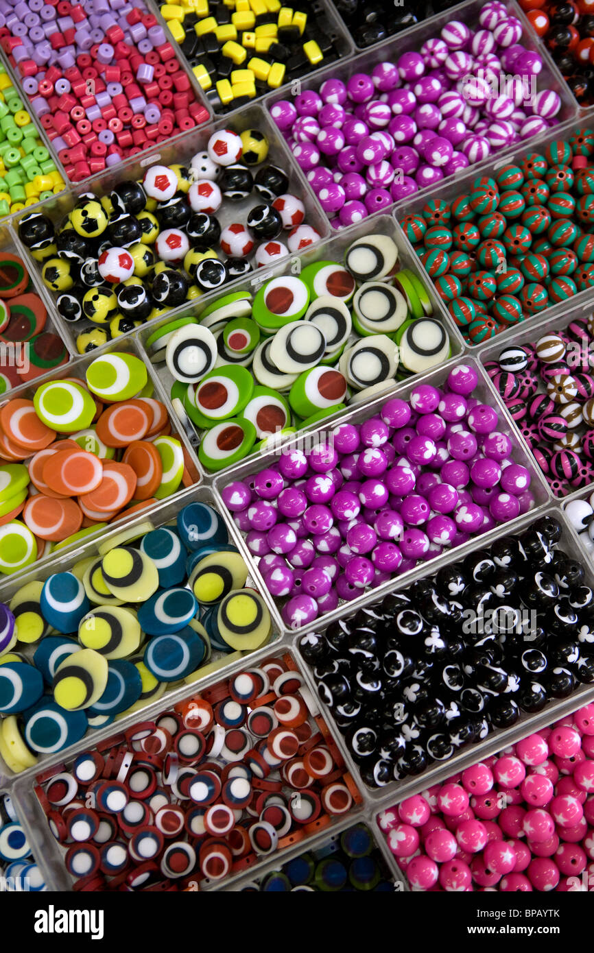 Perles, colliers objets, couleurs Banque D'Images