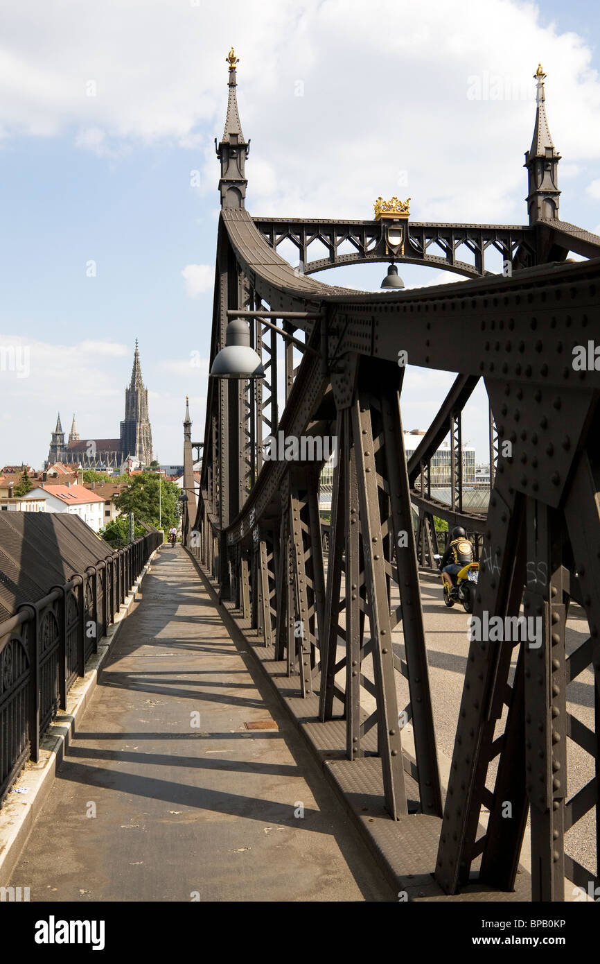 Ulm et le Neutorbruecke (Nouveau Gate Bridge) à Ulm, Allemagne. Banque D'Images