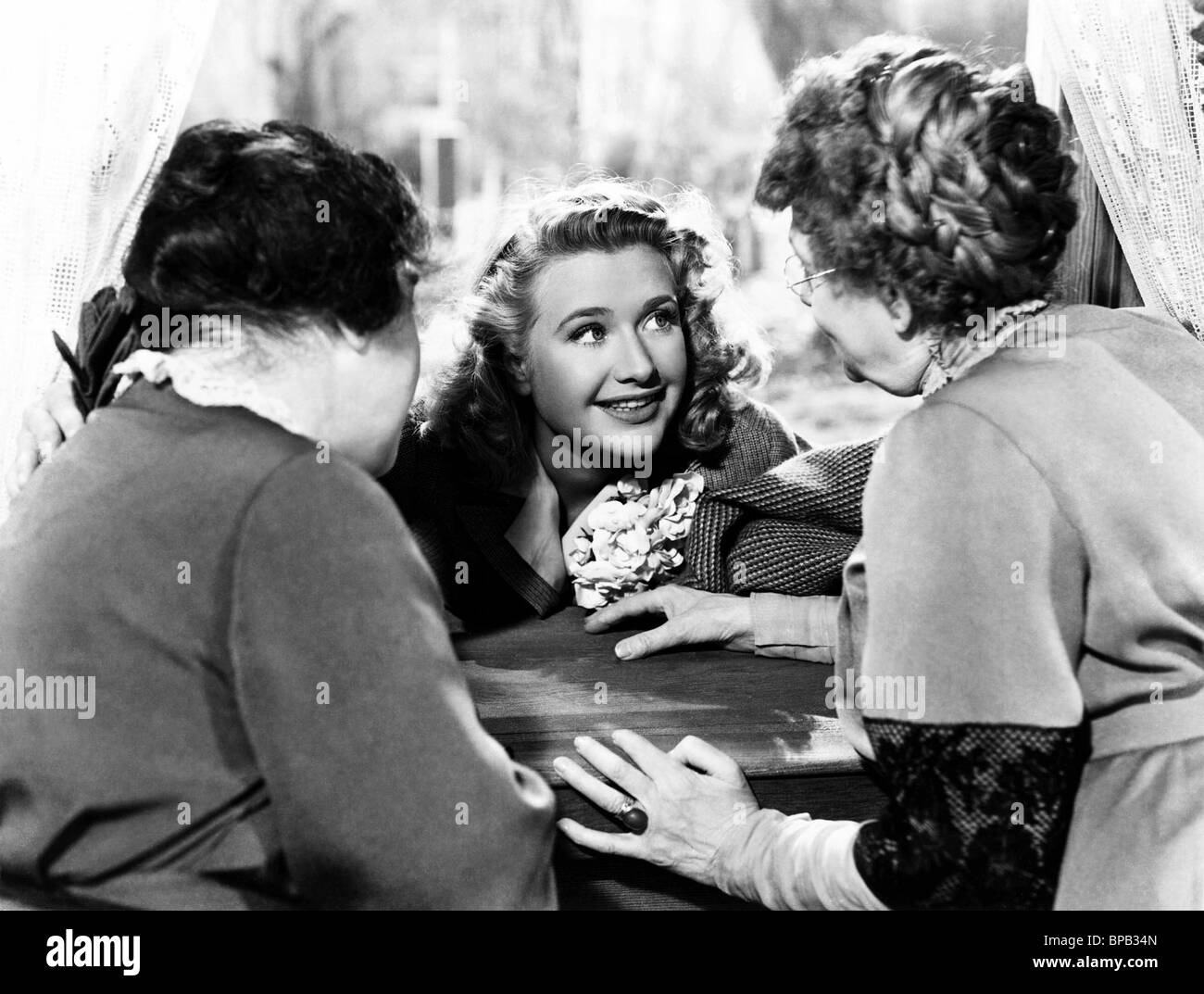 JOSEPHINE HULL, PRISCILLA LANE, JEAN ADAIR, l'ARSENIC et VIEILLES DENTELLES, 1944 Banque D'Images