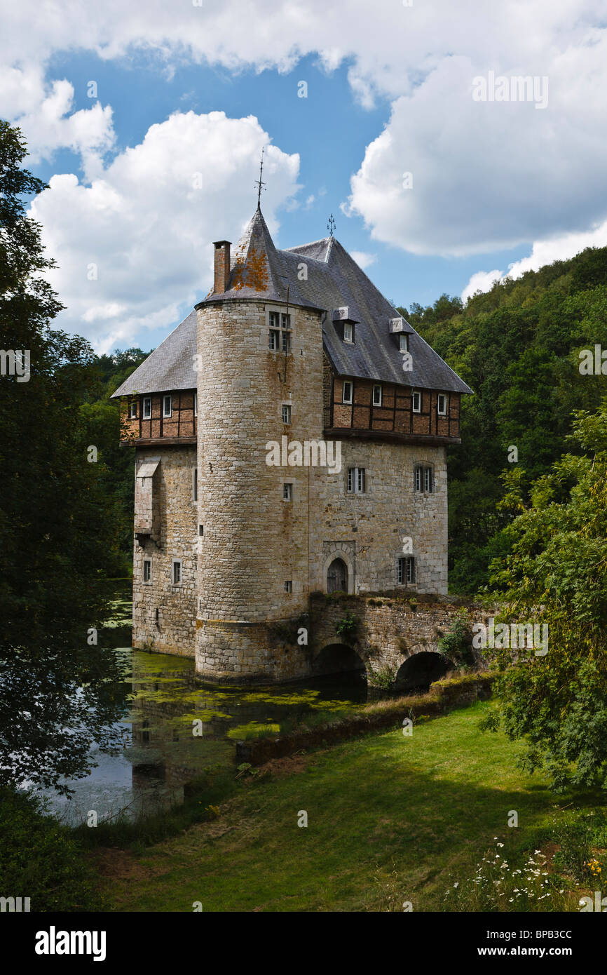 La tour donjon de Crupet Château, Wallonie, Belgique. Banque D'Images