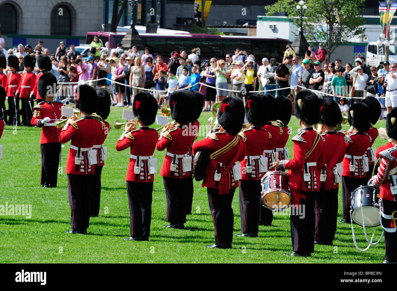 La musique de la Garde à pied du Gouverneur général d'effectuer au cours de la cérémonie de la relève de la garde, Ottawa, Canada Banque D'Images