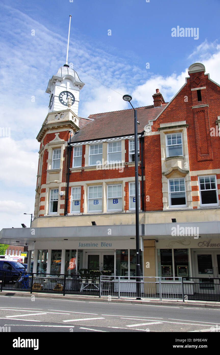 Tour de l'horloge, Wilsons Corner, Ingrave Road, Brentwood, Essex, Angleterre, Royaume-Uni Banque D'Images