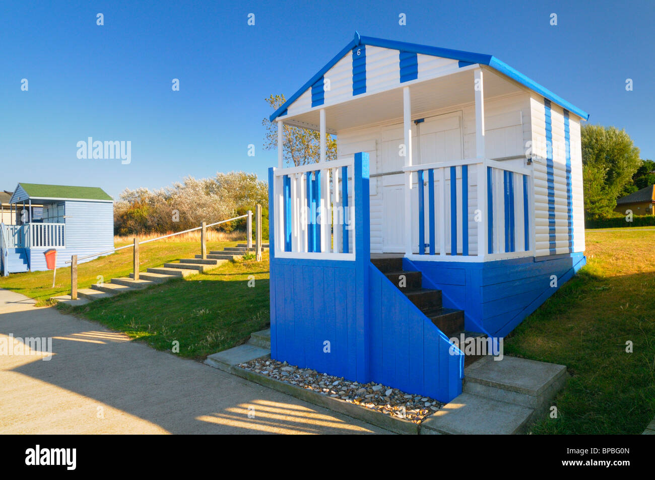 Cabane de plage en bois fraîchement peint, Tankerton, Kent, England, UK Banque D'Images