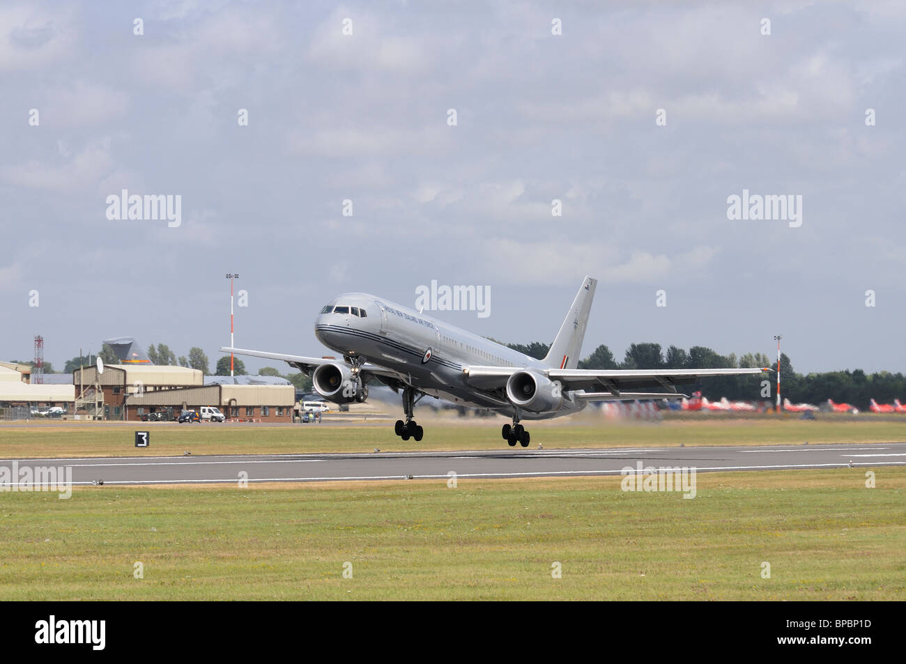 Royal New Zealand Air Force Boeing 757 N7572/2 de 40 terres Whenuapai Escadron après sa routine d'affichage répétition pour la riat Banque D'Images
