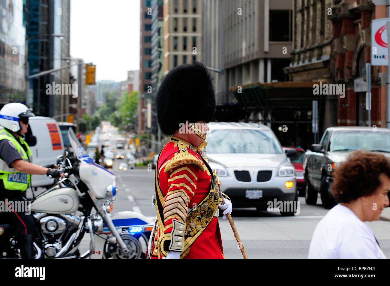 Le sergent couleur Tambour-major des Governor General's Foot Guards menant la parade à la colline du Parlement, Ottawa, Canada Banque D'Images