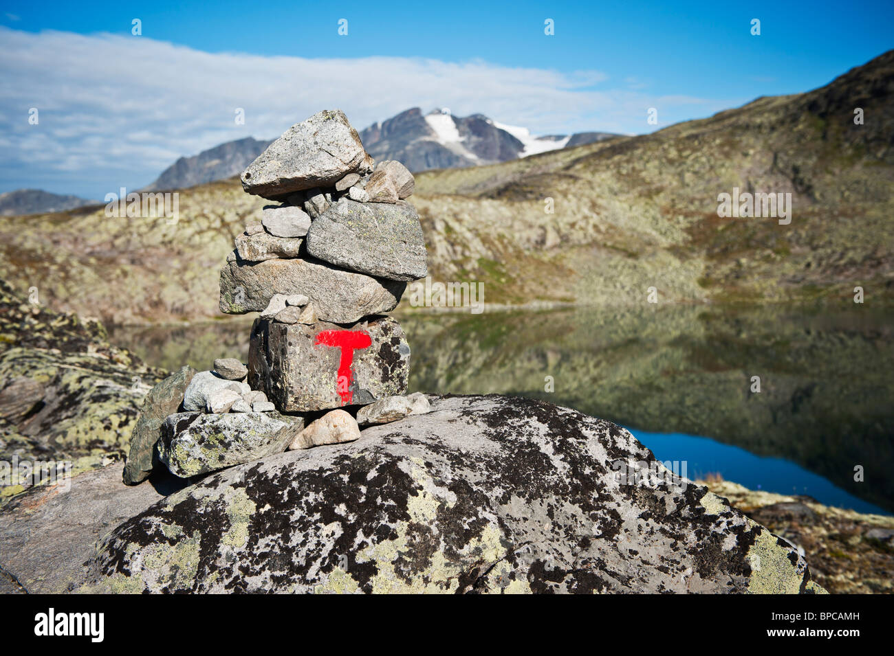 Cairn marquant la piste, le parc national de Jotunheimen, Norvège Banque D'Images