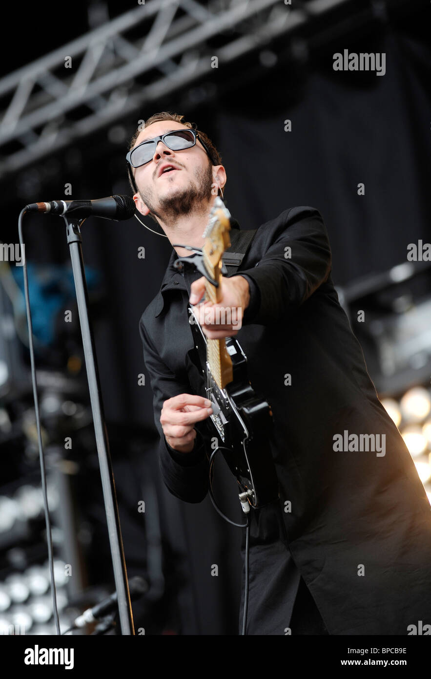 Tom Smith de la rédaction en live au V Festival 2010 Banque D'Images