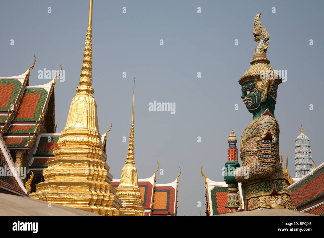 Le Wat Phra Kaew près de palais royal, Bangkok, Thaïlande Banque D'Images