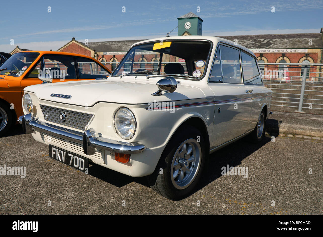 Singer Chamois (rebadged Hillman Imp) lors d'un rallye de voitures classiques Banque D'Images