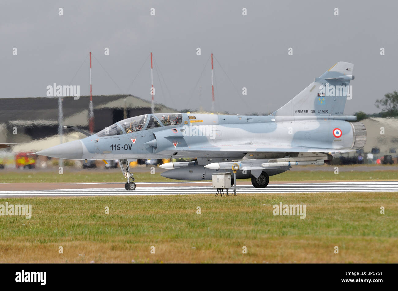 Dassault Mirage 2000 taxis pour son stand à l'International Air Tattoo RAF Fairford Gloucestershire Banque D'Images