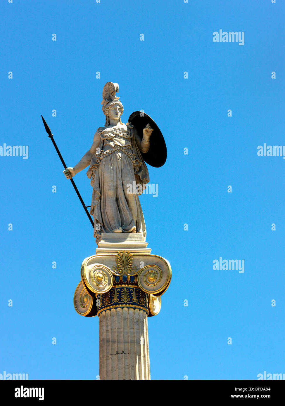 Statue d'Athéna Déesse de bâtiment de l'Académie d'Athènes Athènes Grèce Banque D'Images