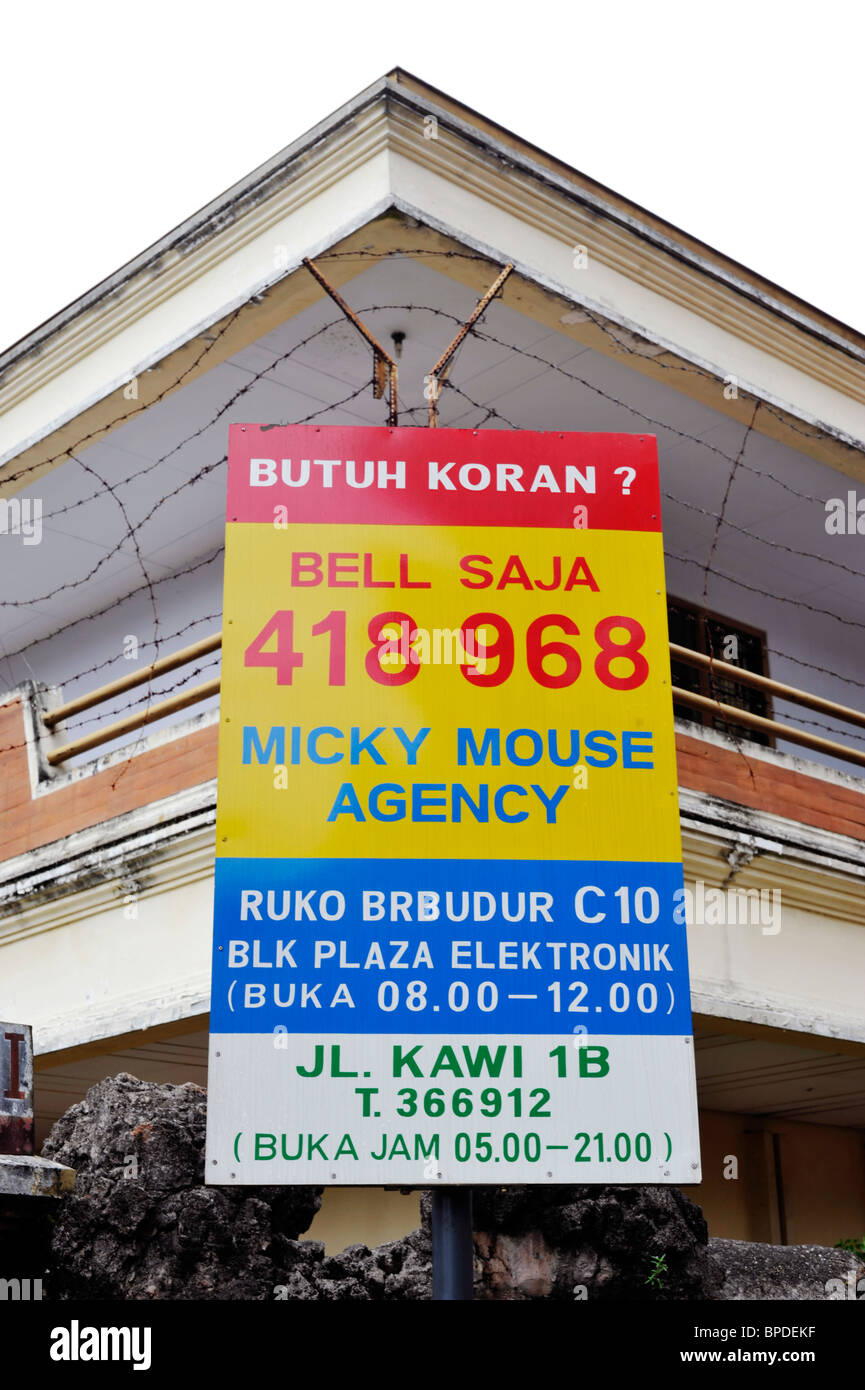 Inscrivez-vous pour une entreprise de passer sous le nom malheureux de micky mouse java indonésie malang agence Banque D'Images