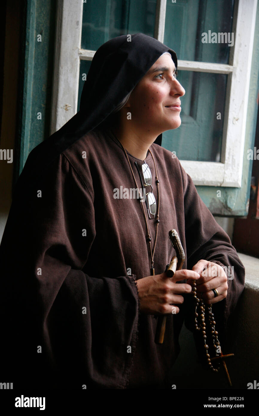 Nonne au Igreja de Nossa Senhora do Pilar church, Ouro Preto, Brésil. Banque D'Images