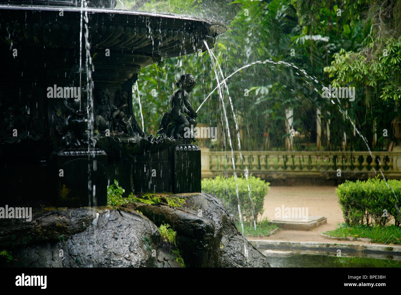 Fontaine à Jardim Botanico ou les jardins botaniques, Rio de Janeiro, Brésil. Banque D'Images