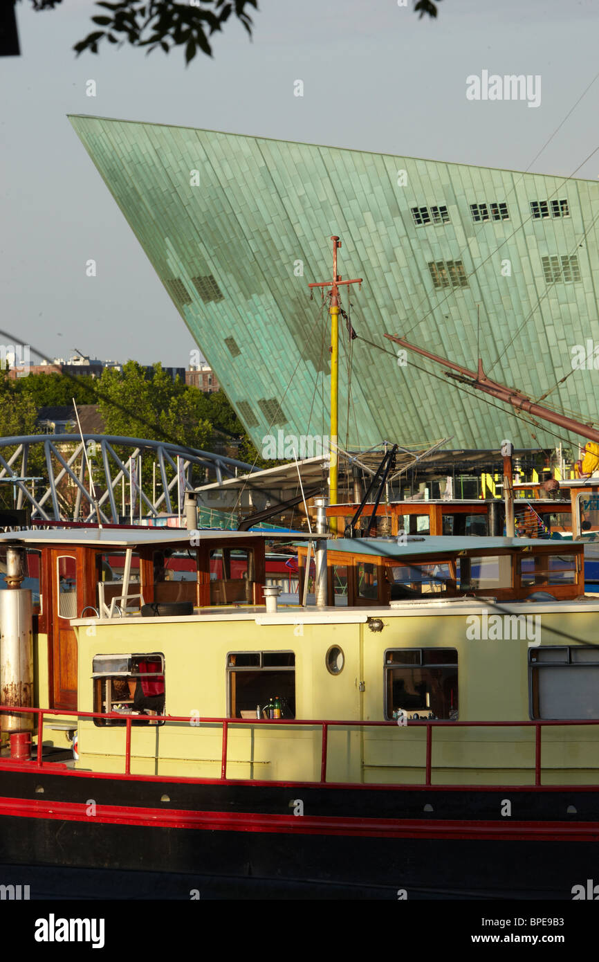 Nemo museum et le navire d'Amsterdam à Amsterdam Banque D'Images