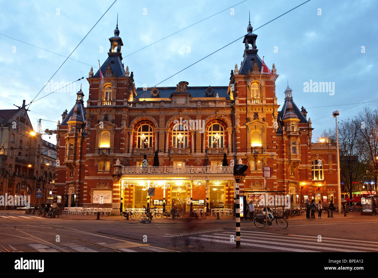 Le Stadsschouwburg théâtre, la place Leidseplein à Amsterdam Banque D'Images