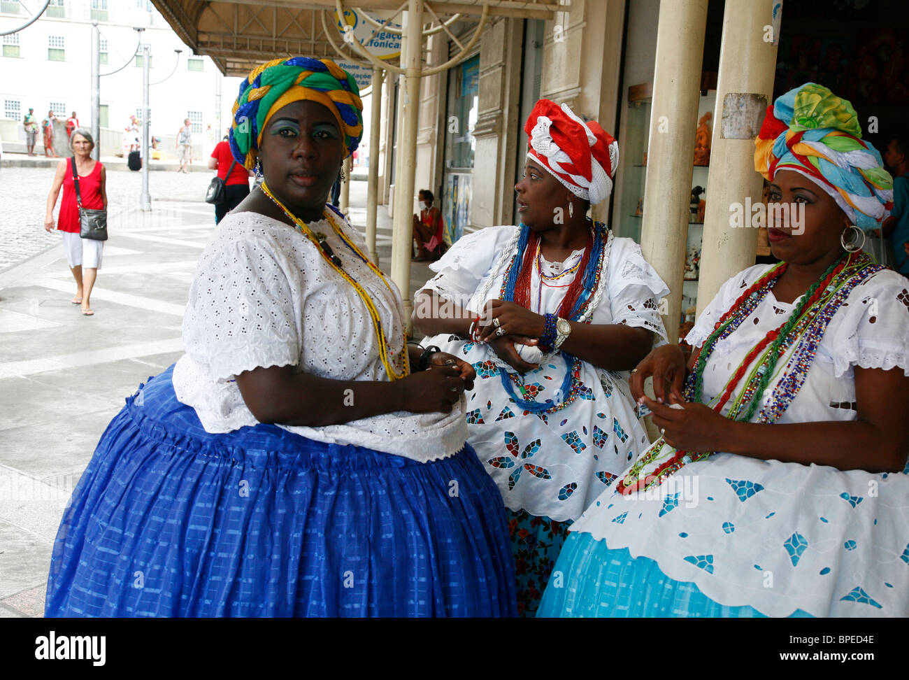 Les femmes en costume traditionnel de Bahia, Salvador, Bahia, Brésil. Banque D'Images