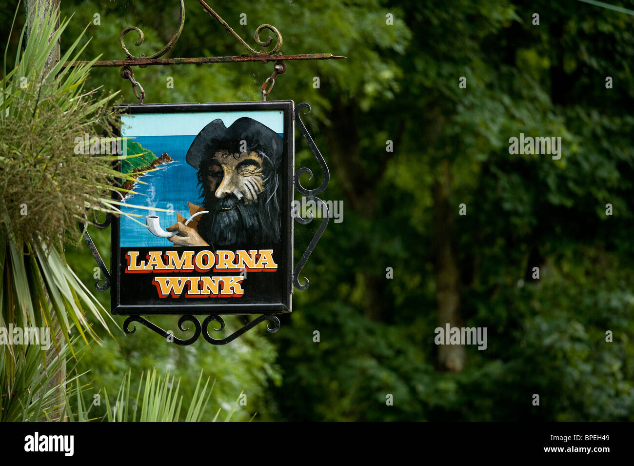 Le panneau pour la maison publique de Lamorna Wink dans la vallée de Lamorna à Penwith Ouest dans Cornwall. Banque D'Images