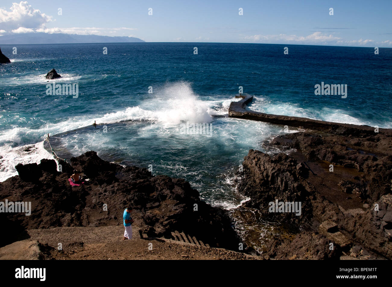 L'eau de mer piscine naturelle, Los Gigantes, Tenerife, Espagne Banque