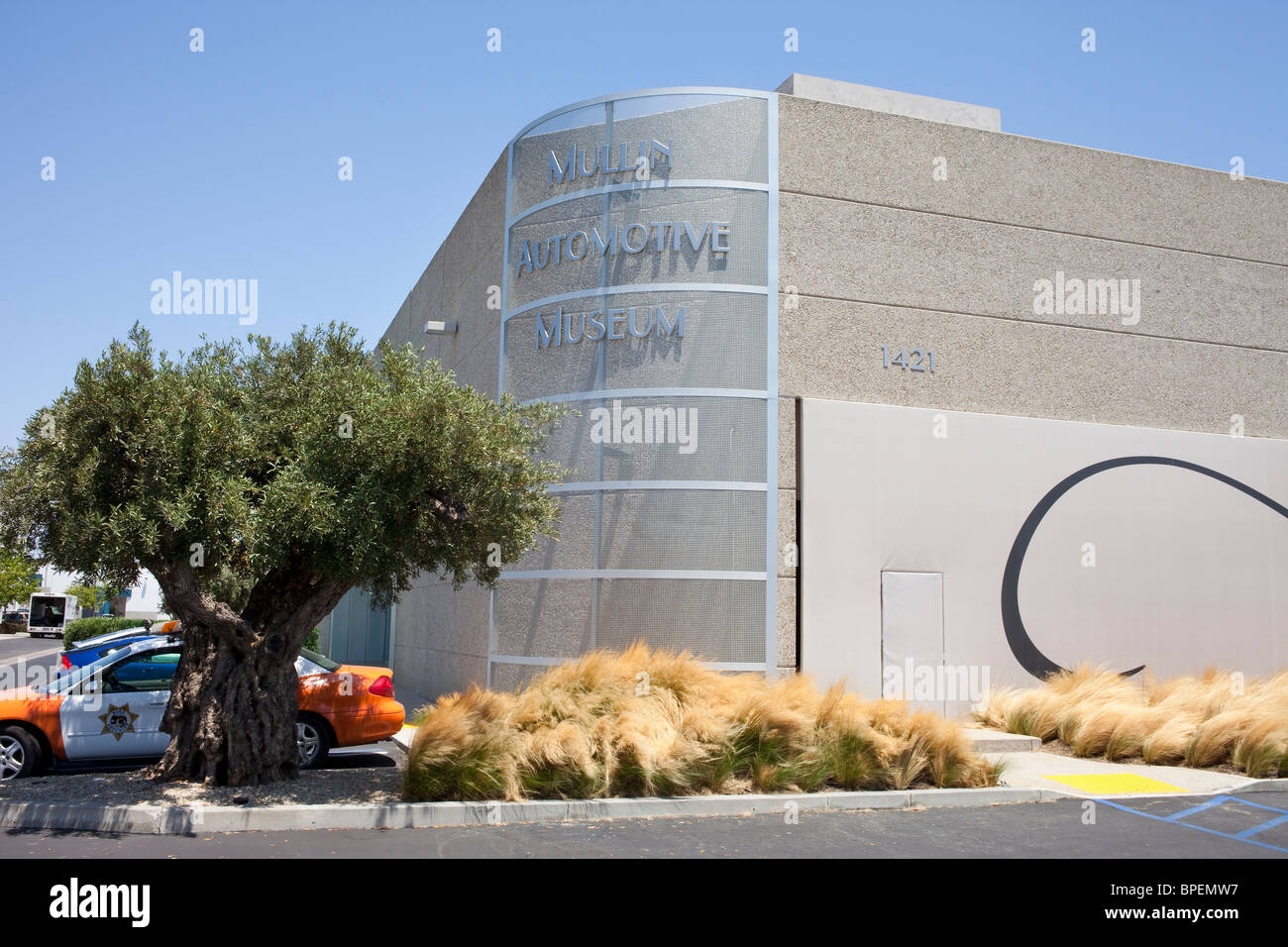 L'Mullin Automotive Museum Foundation à Oxnard en Californie, est la plus belle collection d'art déco d'avant-guerre voitures françaises Banque D'Images