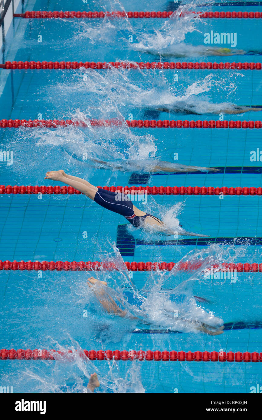 Nageur obtient un début tardif légèrement au 100 m libre à la chaleur dans le Cube d'eau extérieure aux Jeux Paralympiques à Beijing Banque D'Images