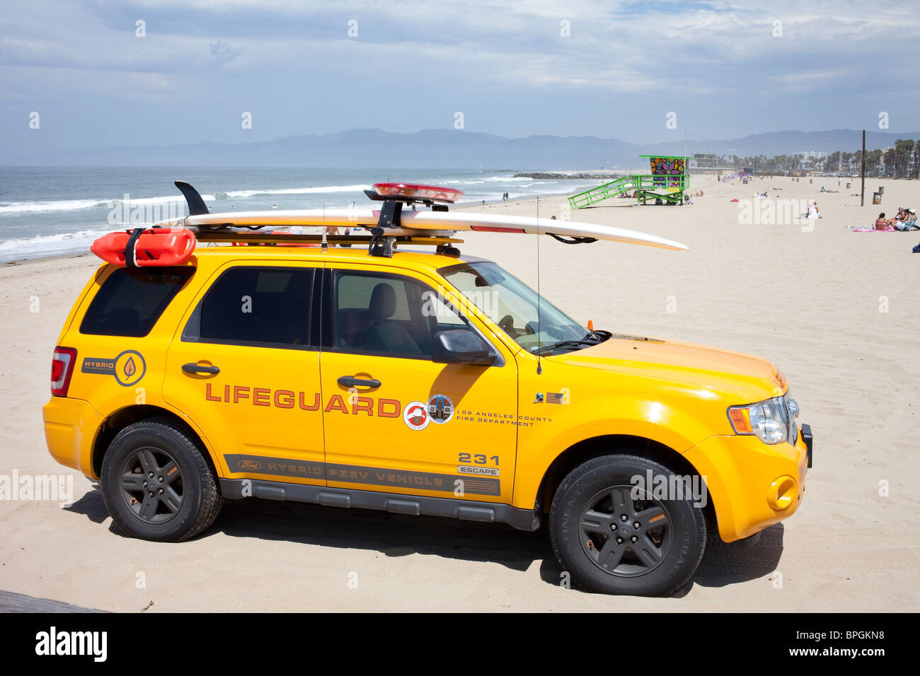 Ford Escape Hybride Lifeguard véhicule stationné sur Venice Beach, Californie, USA Banque D'Images