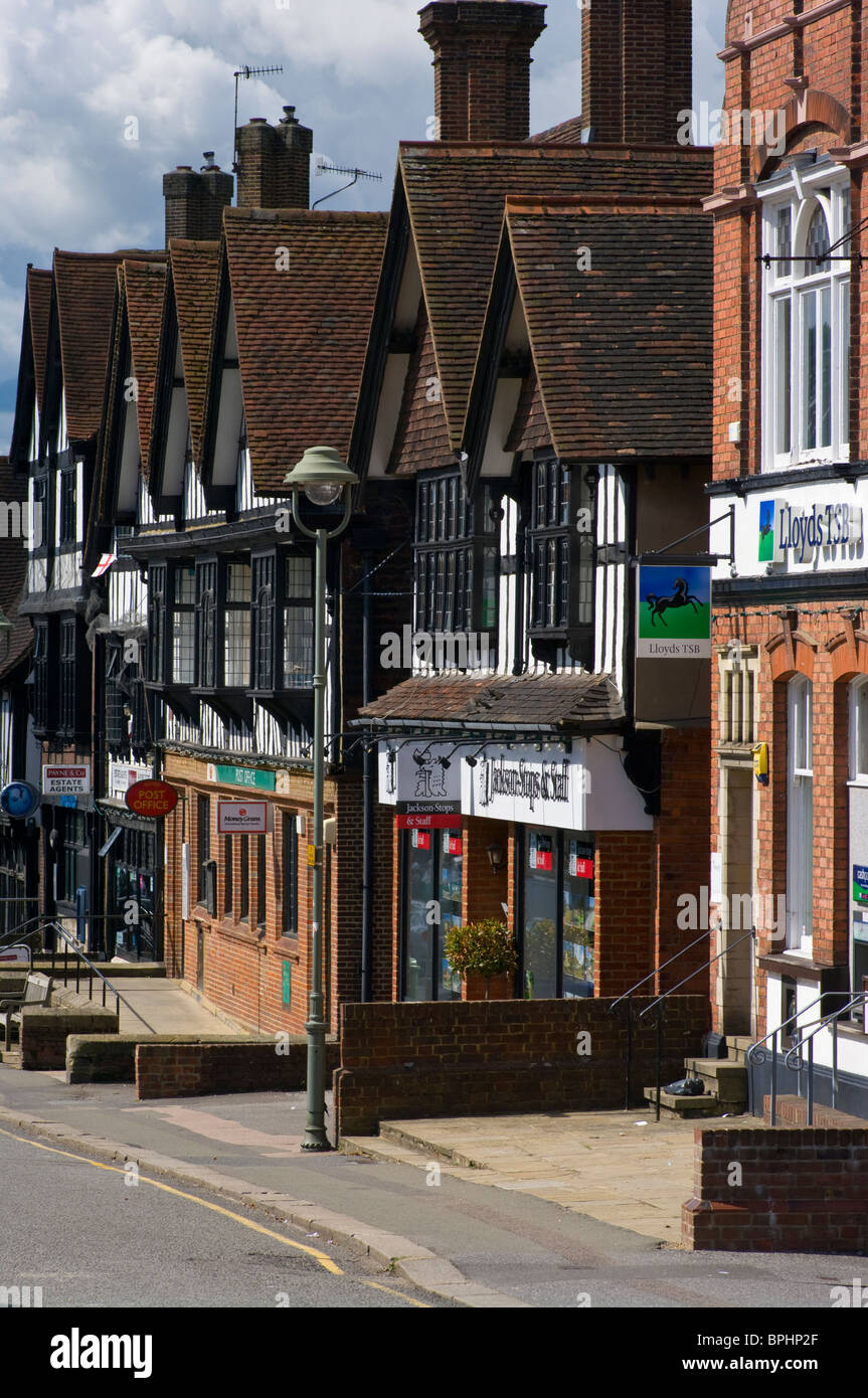Vue vers le bas la Parade Shopping Station Road West Surrey Angleterre Oxted Banque D'Images