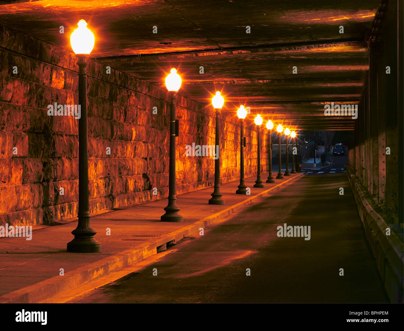 Des lampadaires en passage souterrain, Washington DC, USA Banque D'Images