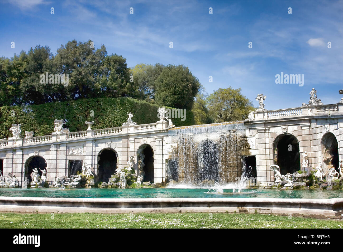 Chutes d'eau à Palais Royal de Caserta, Italie Banque D'Images