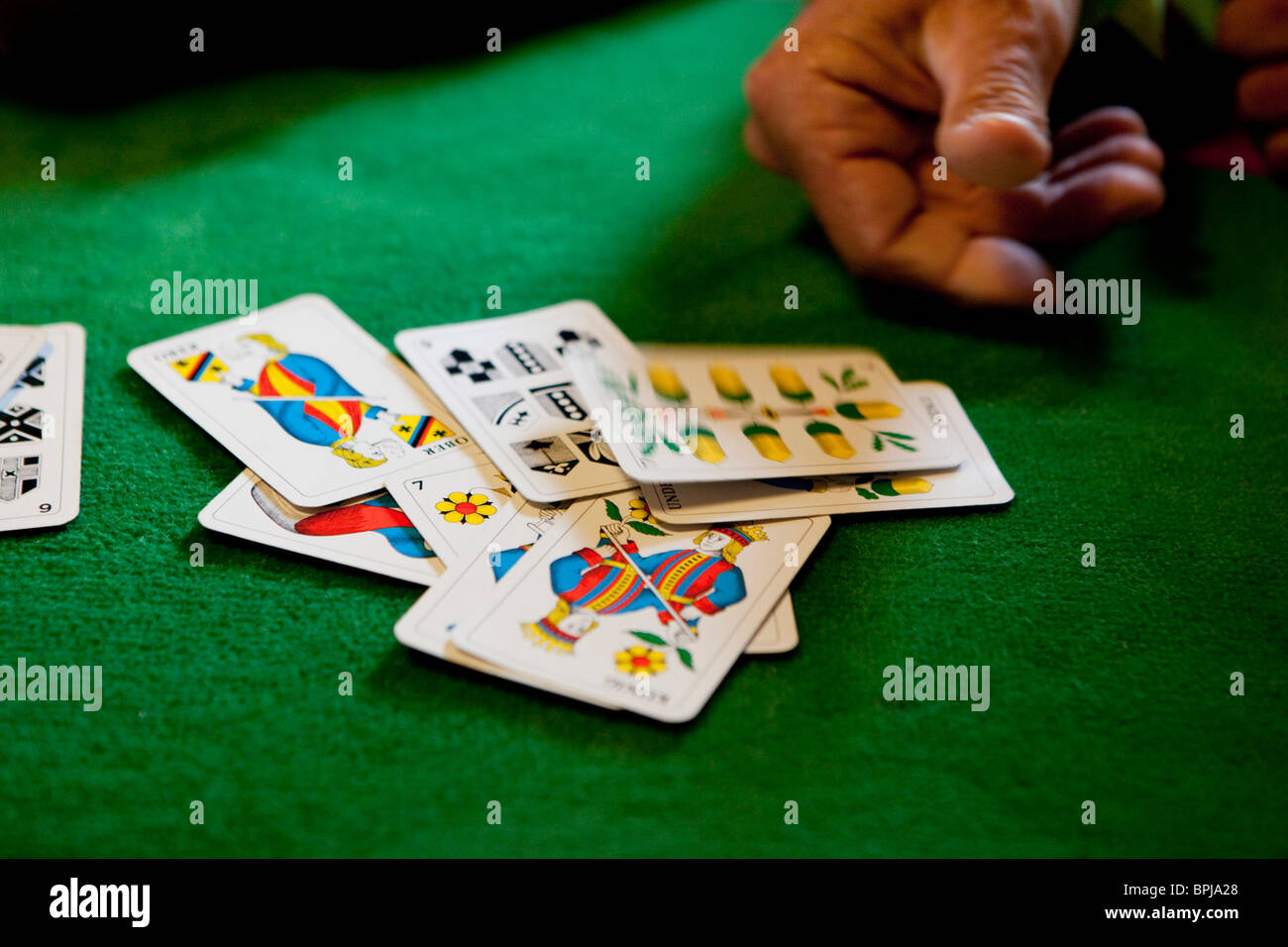 Jeu De Carte Suisse Jass, la carte Suisse jeu. Grisons, Canton de Berne, Suisse Photo Stock -  Alamy