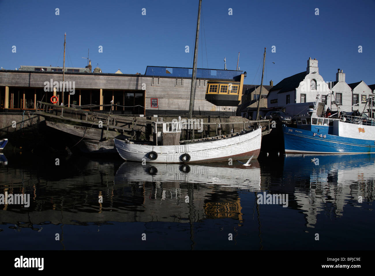 Le port dans le port de Scotish Eyemouth. Banque D'Images