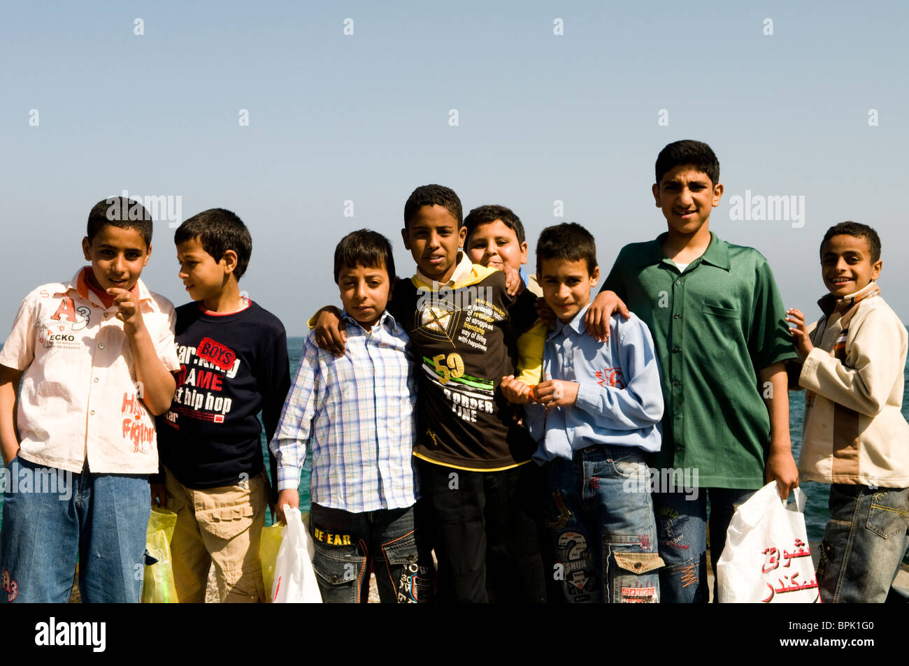 Garçons de l'école égyptienne à Alexandrie, Egypte. Banque D'Images