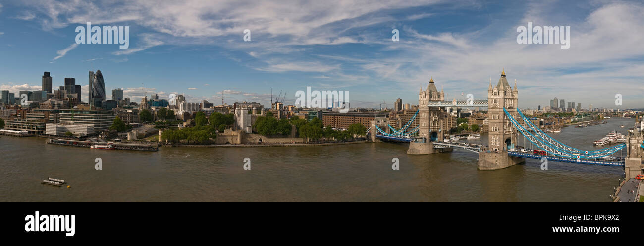 Panorama de la ville de Londres, la Tour de Londres, Tower Bridge et la Tamise, Londres, UK Banque D'Images