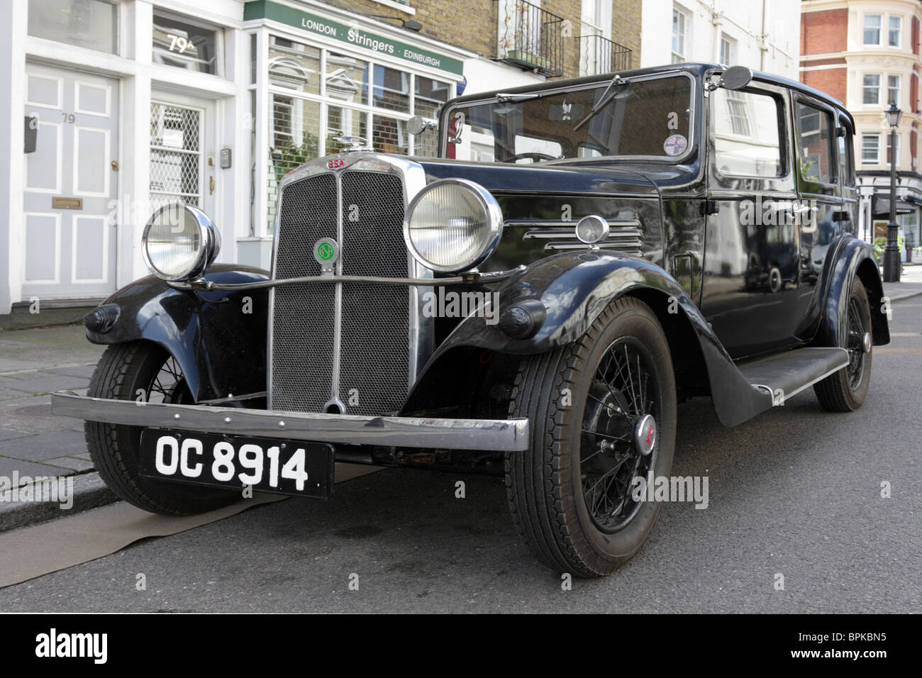 Un grand classique de la voiture, la BSA 10 stationné dans la rue York, tandis que sur l'emplacement d'un film des années 30, la production. Banque D'Images