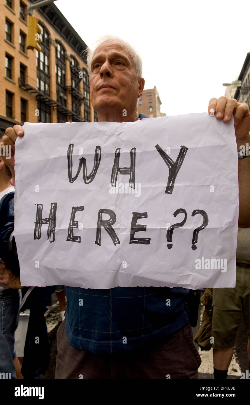 Les manifestants s'opposant au centre islamique près de ground zero se sont rassemblés dans le centre-ville de Manhattan le dimanche, Août 22, 2010 Banque D'Images