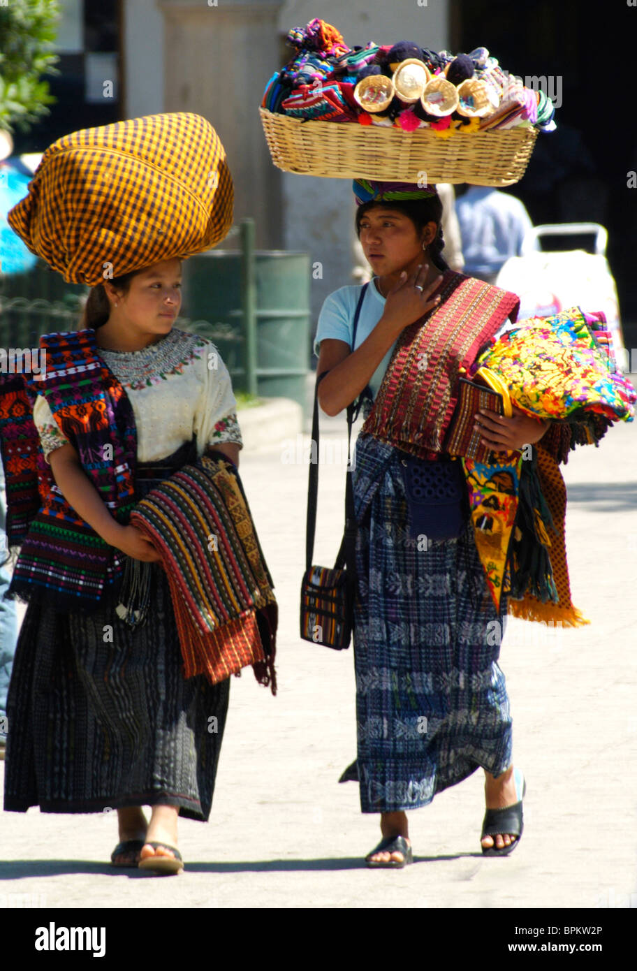 Les filles mayas, au Guatemala Banque D'Images