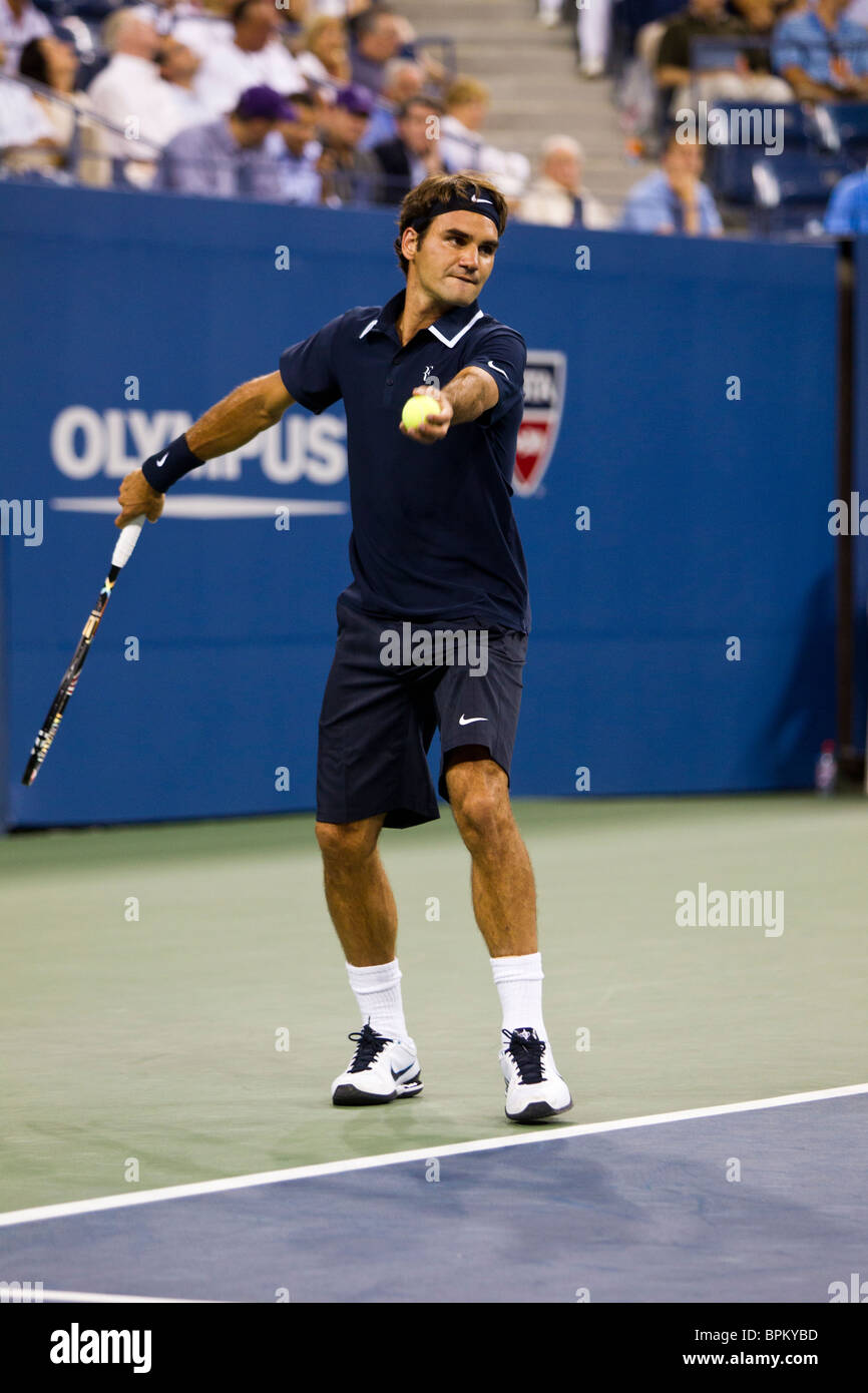 Roger Federer (SUI) de la compétition à l'US Open de Tennis 2010 Photo  Stock - Alamy