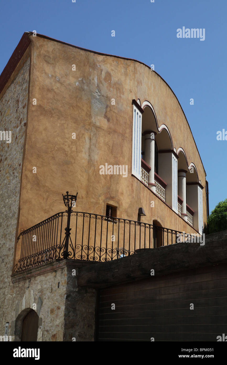 Détail de villa balcon Backstreet Fortress Hill ville médiévale de Begur près de la Costa Brava en Catalogne en Espagne Banque D'Images