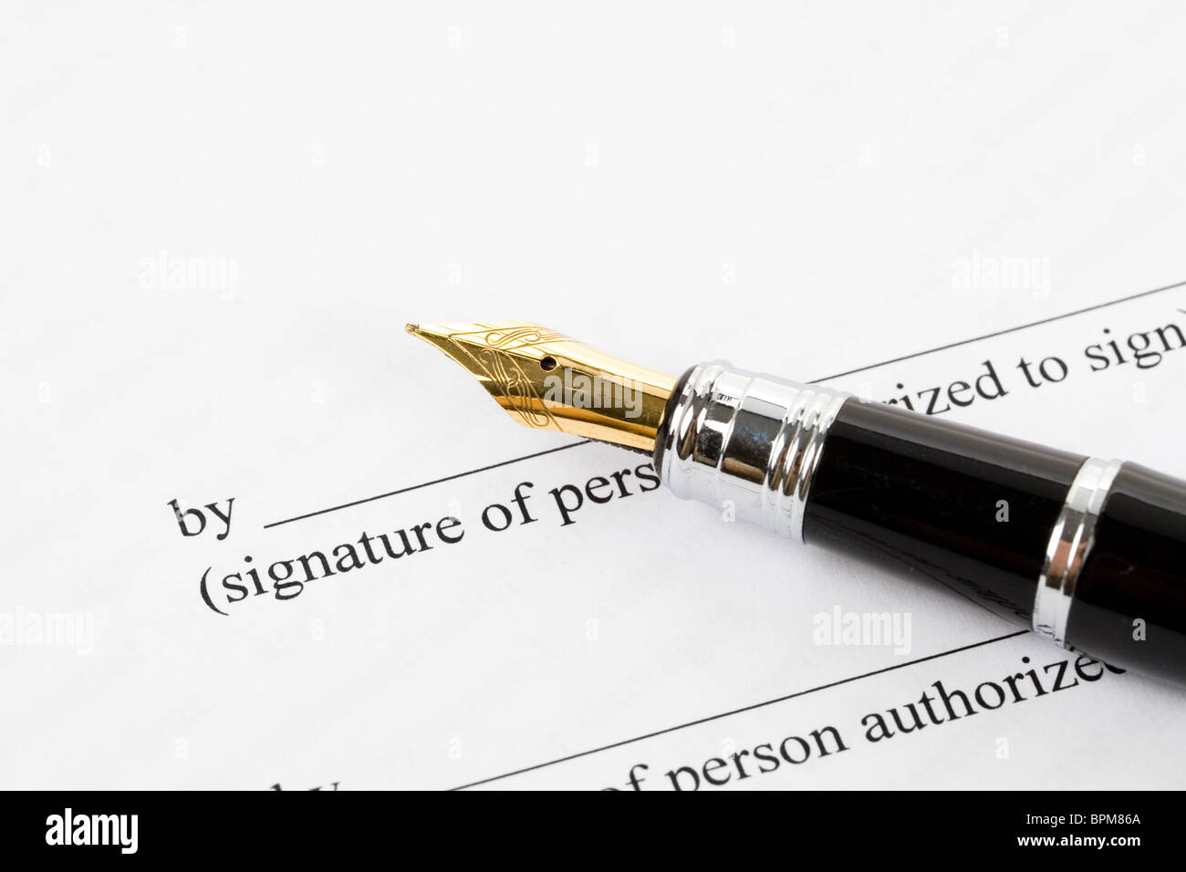 Contrat d'entreprise et un stylo close up, signer un contrat Banque D'Images