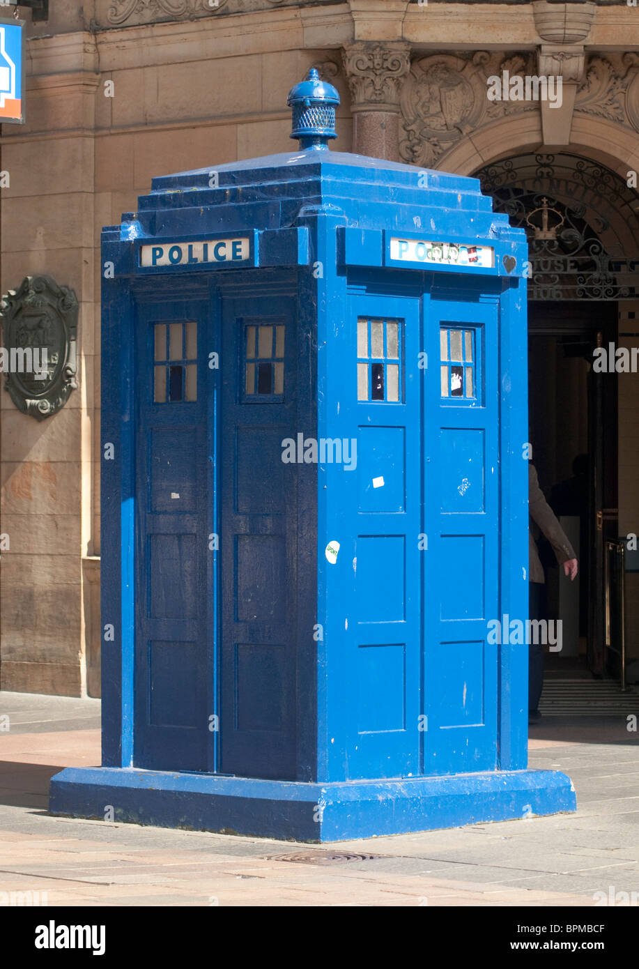 Une police bleu fort à Glasgow. Banque D'Images