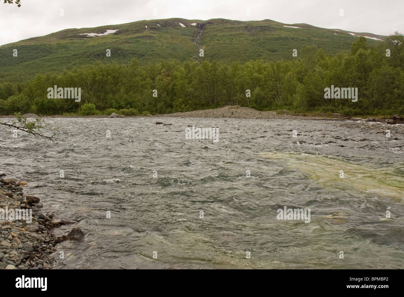 Abisko National Park dans le nord de la Suède.Abiskojakka River. Banque D'Images