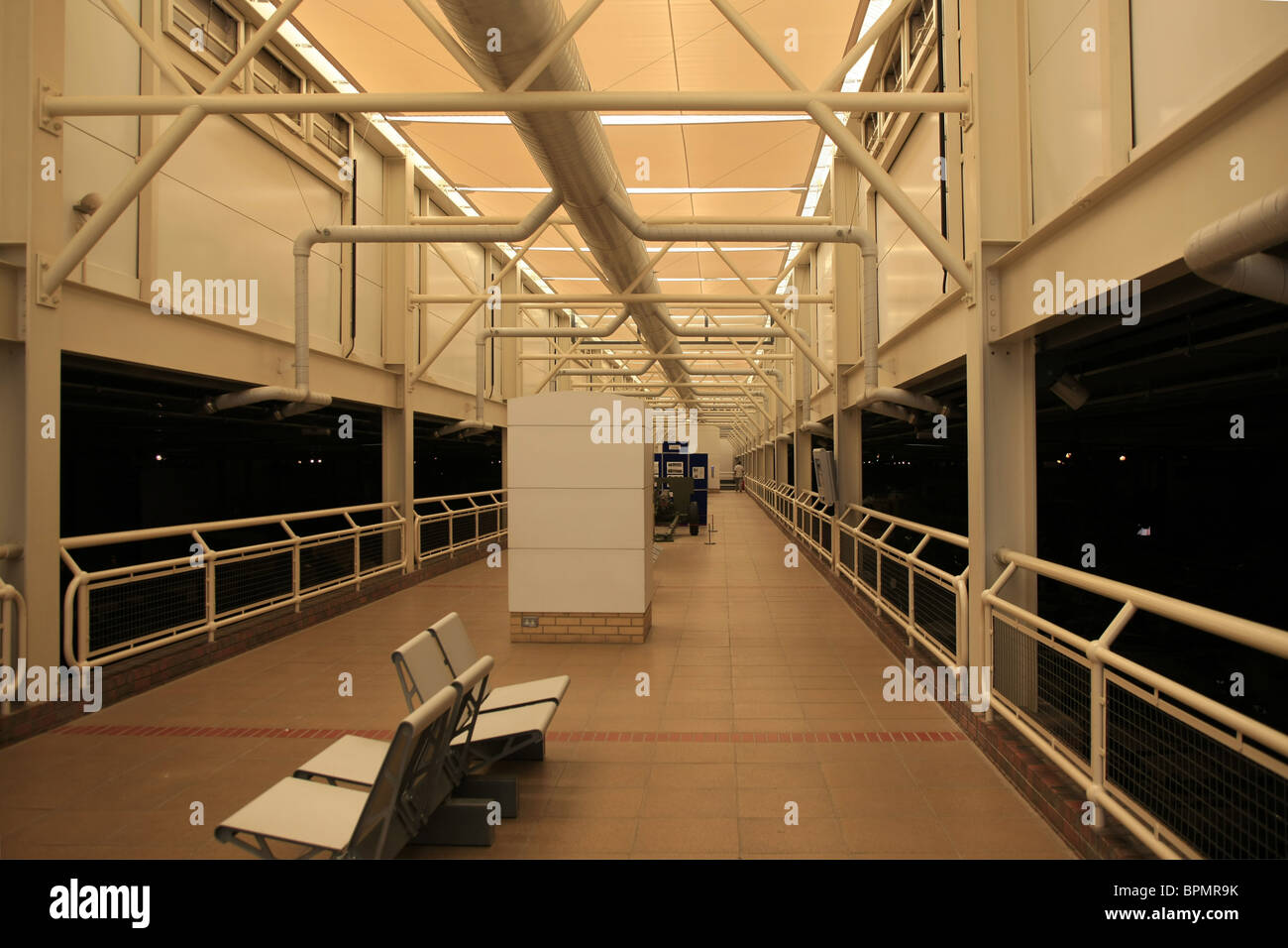 L'intérieur de ronde dans le Land Warfare Museum IWM Duxford Banque D'Images