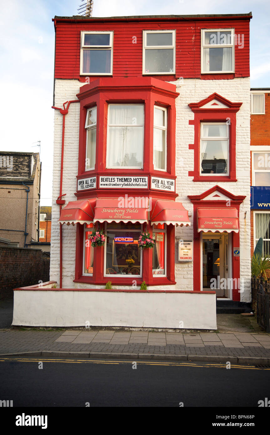 Hôtel à thème Beatles Strawberry Fields dans le centre de Blackpool Banque D'Images