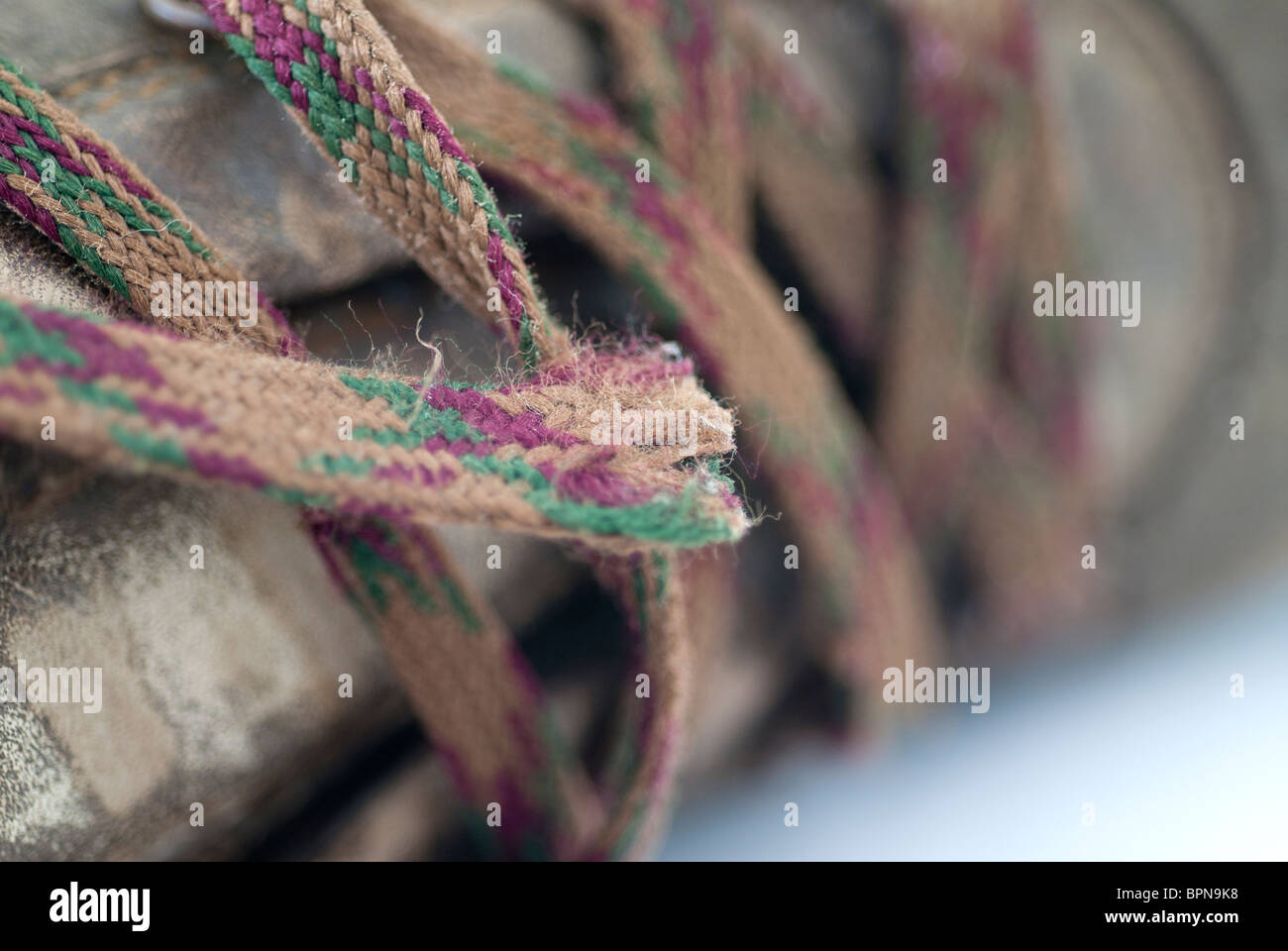 Vieux lacets sur un vieux Boot Banque D'Images