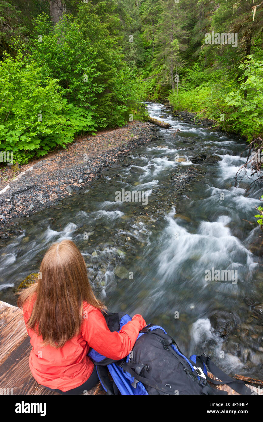 Randonnée sur le sentier de la résurrection, de l'Alaska, la Forêt Nationale de Chugach. Banque D'Images