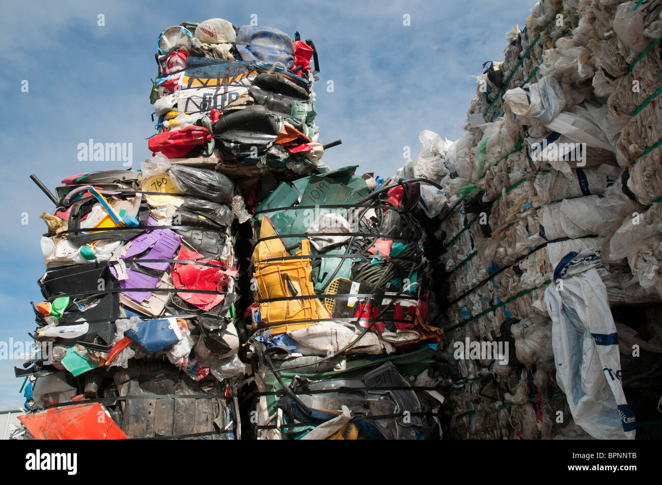 Pour le recyclage des plastiques à une usine de recyclage Banque D'Images