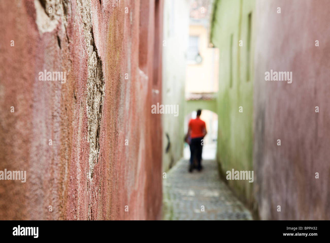 La corde Street considéré comme l'endroit le plus étroit d'Europe le 30 juillet 2010 à Brasov, Roumanie. Banque D'Images